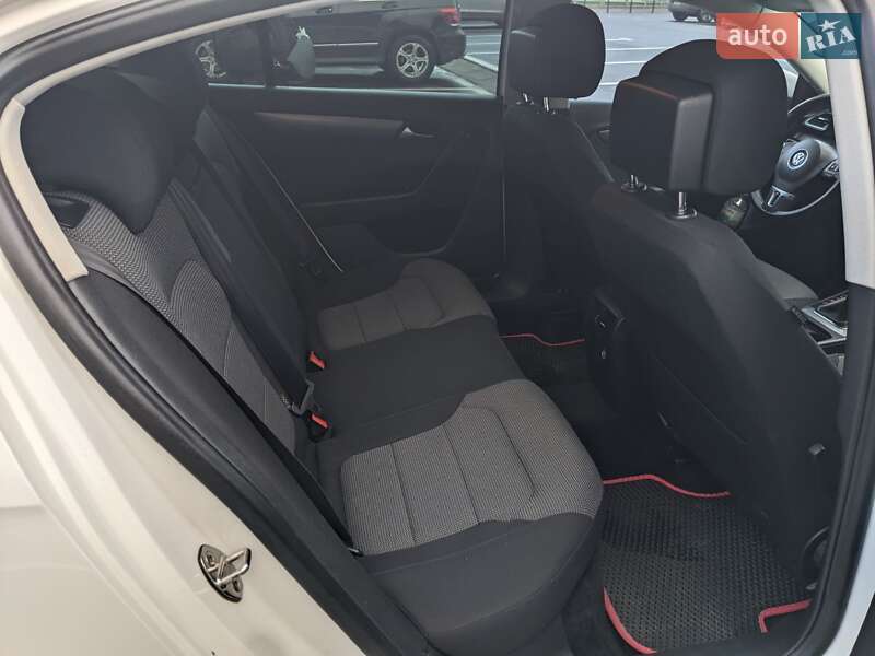 Седан Volkswagen Passat 2013 в Ивано-Франковске фото 68 Седан Volkswagen Passat 2013 в Ивано-Франковске