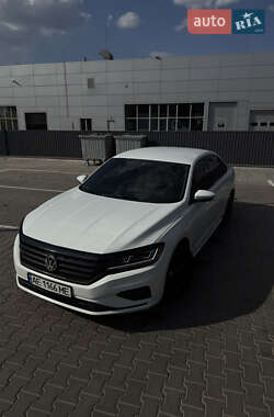 Седан Volkswagen Passat 2020 в Кривому Розі
