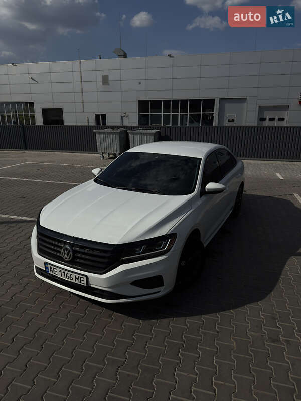 Седан Volkswagen Passat 2020 в Кривом Роге