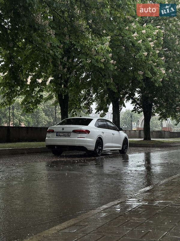 Седан Volkswagen Passat 2020 в Кривом Роге