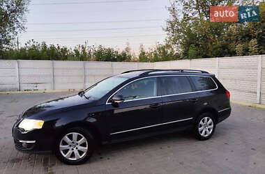 Універсал Volkswagen Passat 2010 в Рівному