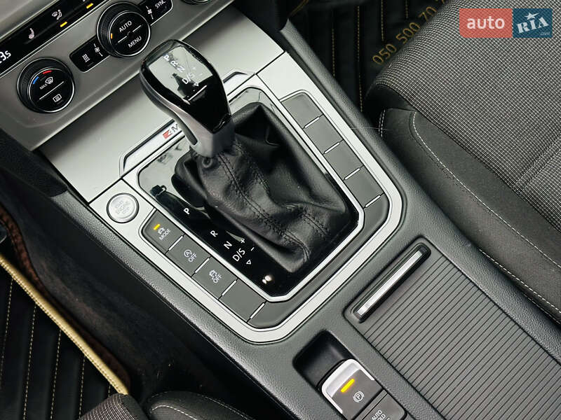 Универсал Volkswagen Passat 2015 в Харькове фото 35 Универсал Volkswagen Passat 2015 в Харькове