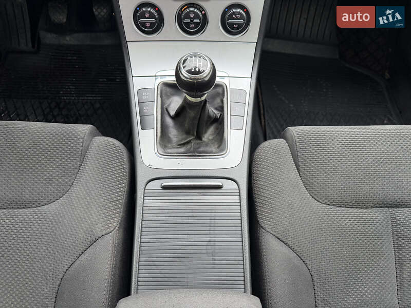 Универсал Volkswagen Passat 2007 в Ровно