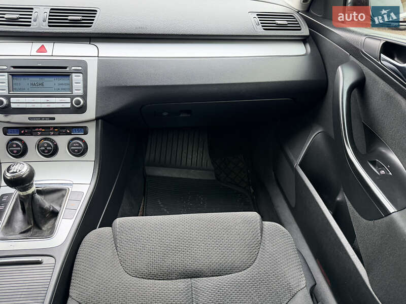 Универсал Volkswagen Passat 2007 в Ровно