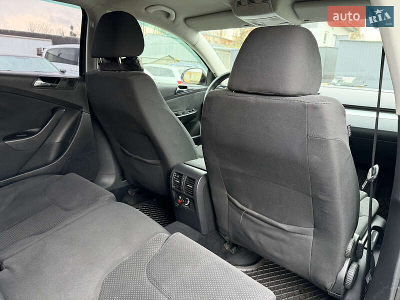 Универсал Volkswagen Passat 2007 в Ровно