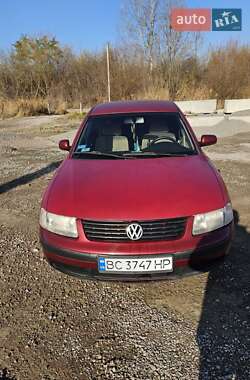Седан Volkswagen Passat 1998 в Львові