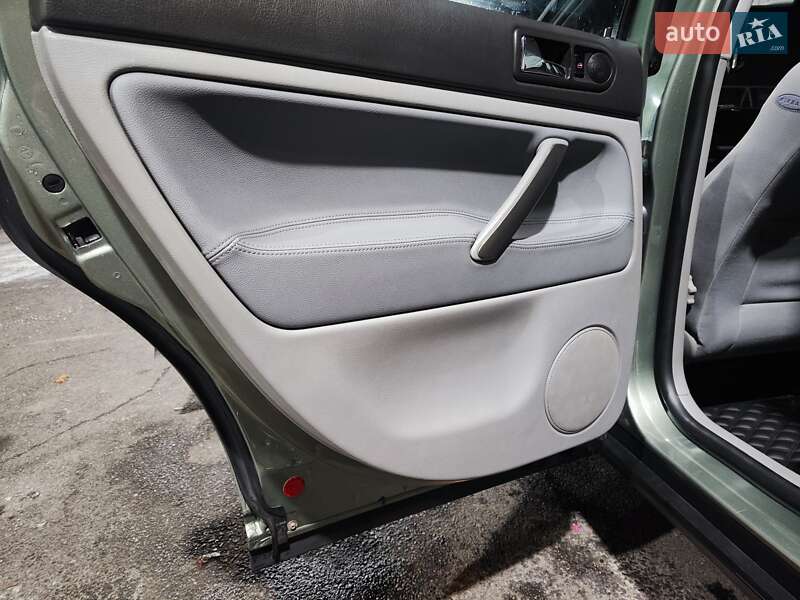 Седан Volkswagen Passat 2001 в Виннице