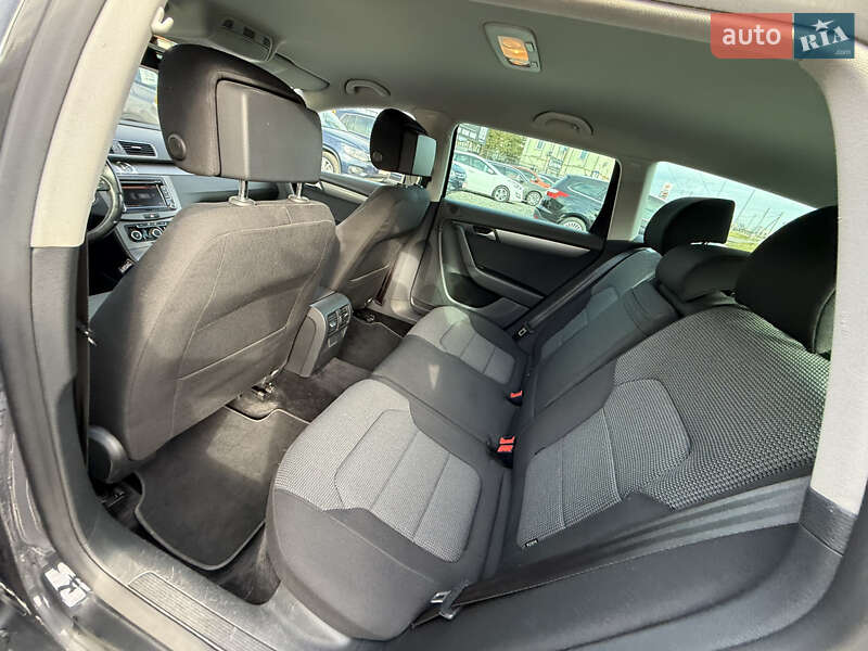 Универсал Volkswagen Passat 2011 в Стрые