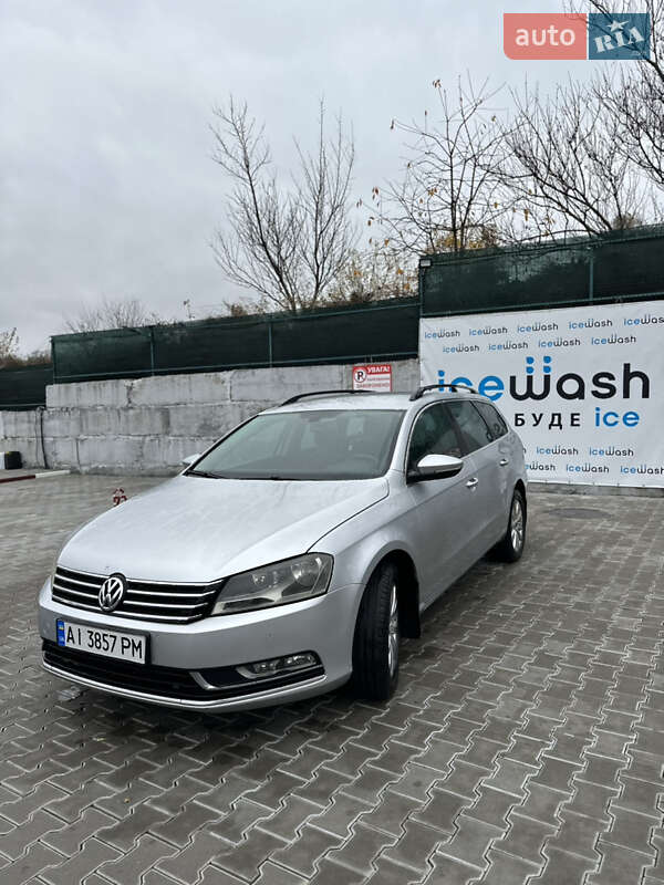 Універсал Volkswagen Passat 2011 в Києві
