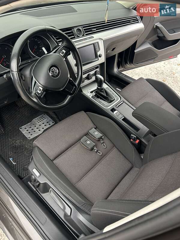 Седан Volkswagen Passat 2017 в Каневе фото 8 Седан Volkswagen Passat 2017 в Каневе