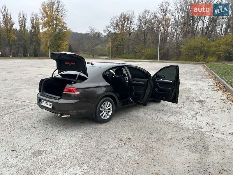 Седан Volkswagen Passat 2017 в Каневе фото 17 Седан Volkswagen Passat 2017 в Каневе