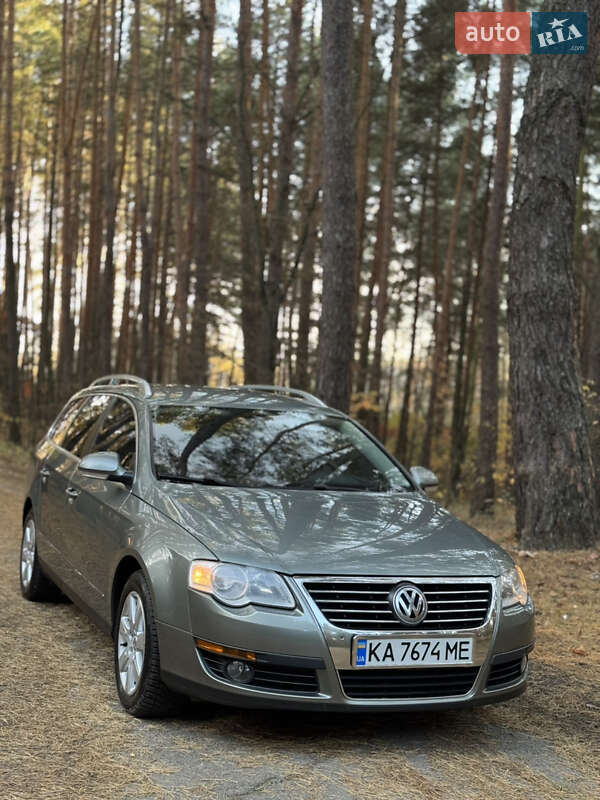 Универсал Volkswagen Passat 2006 в Киеве