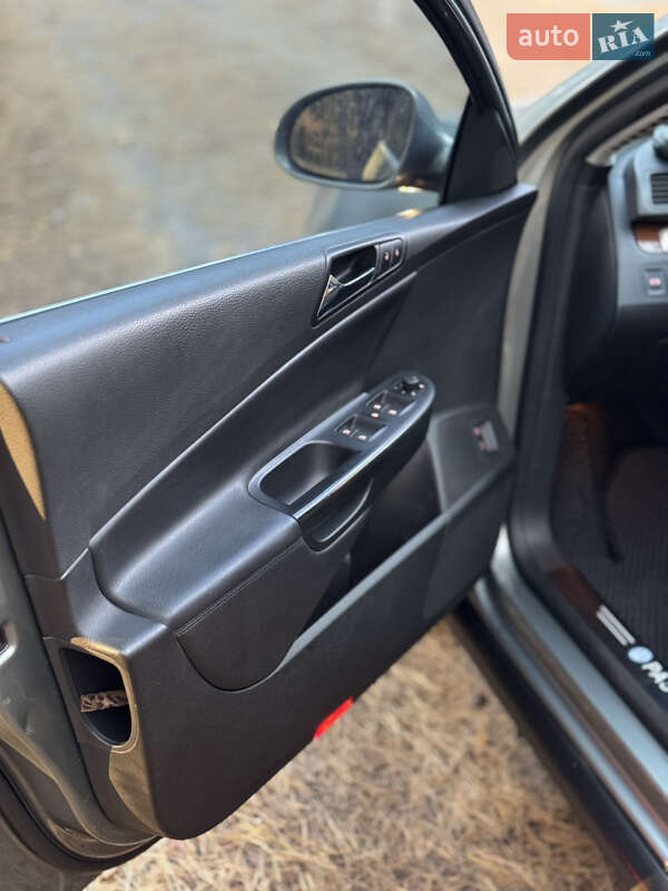 Универсал Volkswagen Passat 2006 в Киеве