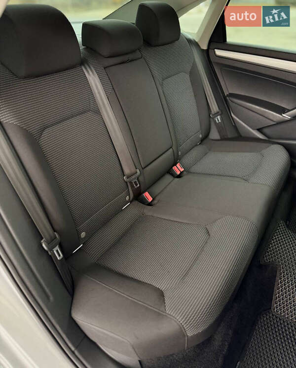 Седан Volkswagen Passat 2016 в Днепре фото 20 Седан Volkswagen Passat 2016 в Днепре