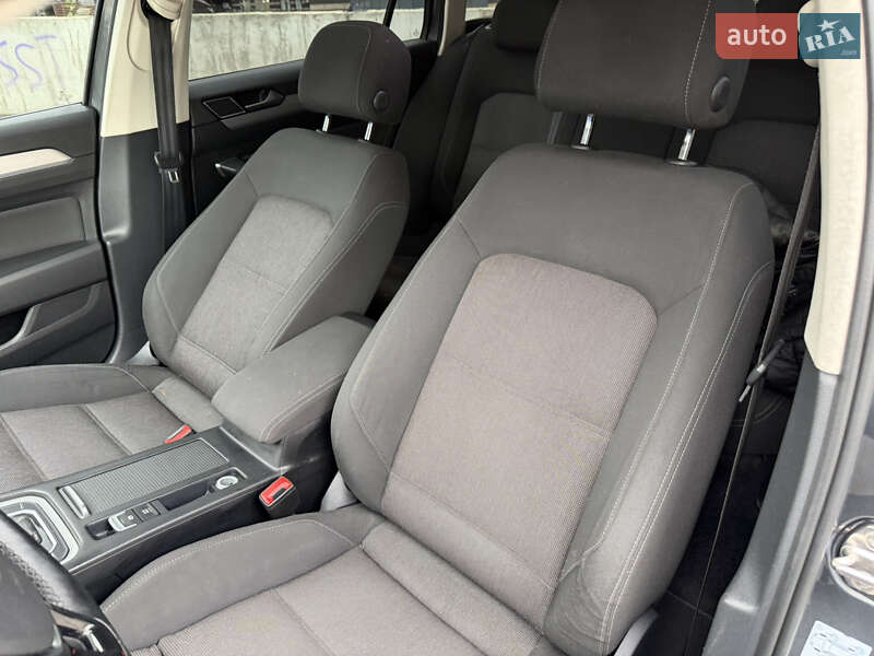 Универсал Volkswagen Passat 2016 в Киеве