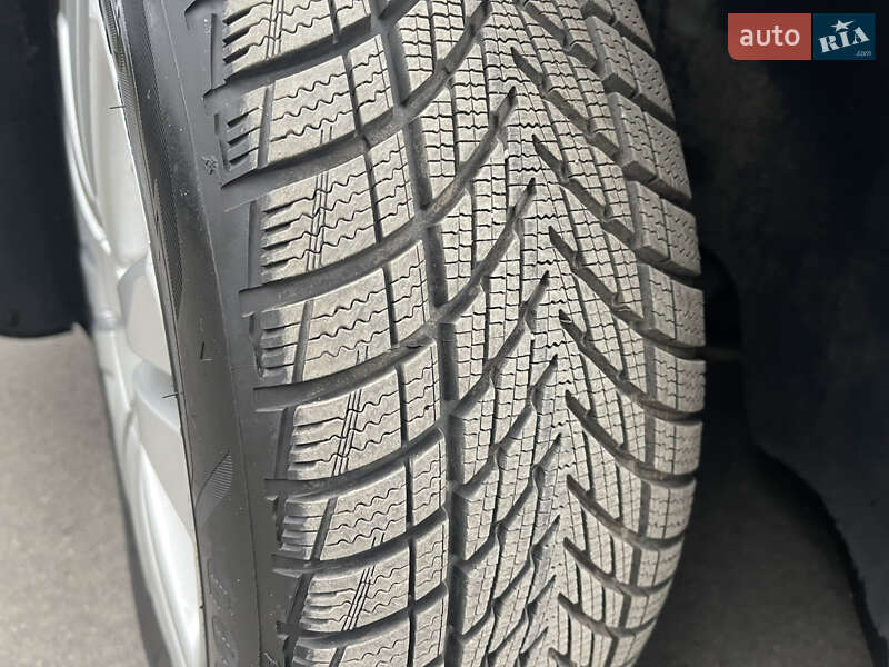 Универсал Volkswagen Passat 2008 в Киеве