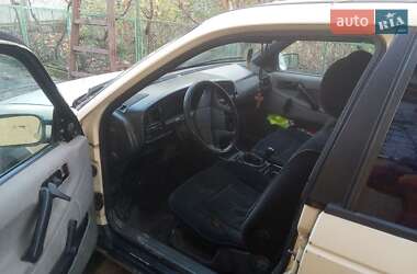 Универсал Volkswagen Passat 1990 в Виноградове