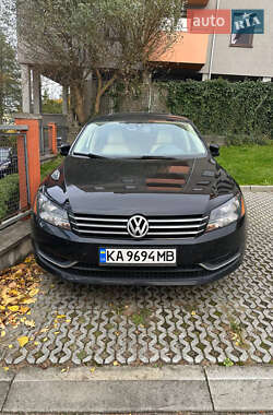 Седан Volkswagen Passat 2012 в Києві
