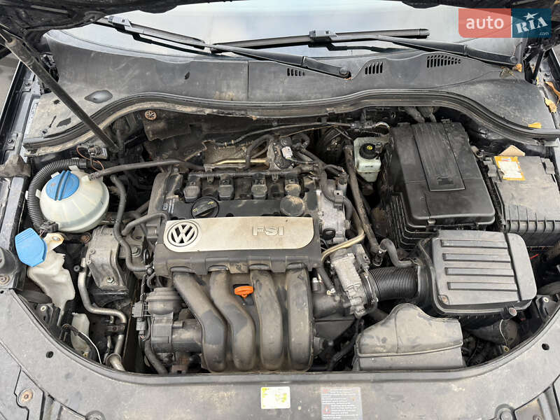 Универсал Volkswagen Passat 2006 в Звягеле