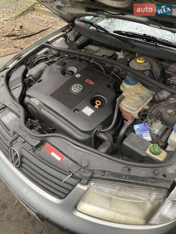 Седан Volkswagen Passat 1999 в Киеве