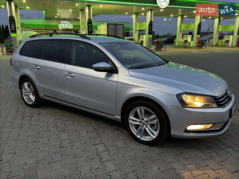 Універсал Volkswagen Passat 2012 в Києві