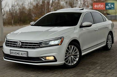 Седан Volkswagen Passat 2016 в Дніпрі