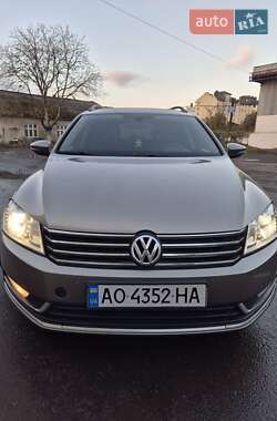 Універсал Volkswagen Passat 2013 в Ужгороді