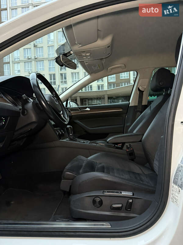 Седан Volkswagen Passat 2015 в Киеве