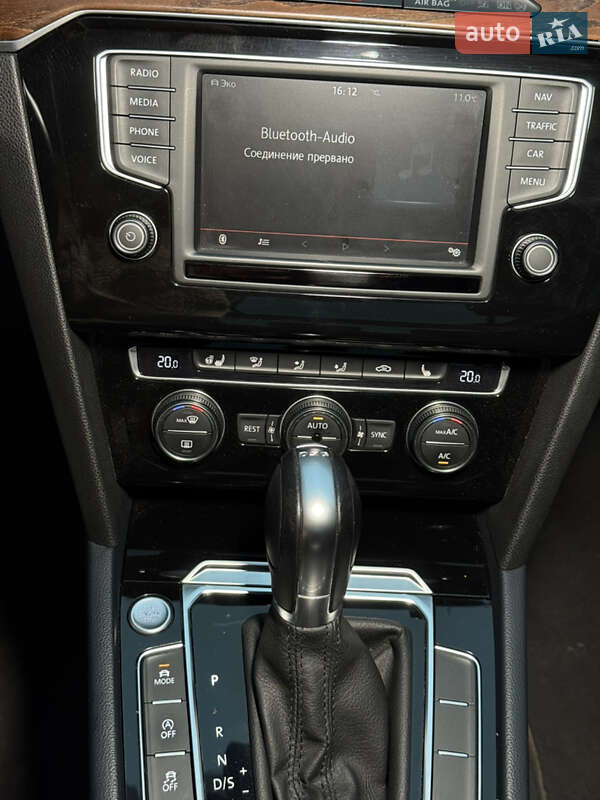 Седан Volkswagen Passat 2015 в Киеве