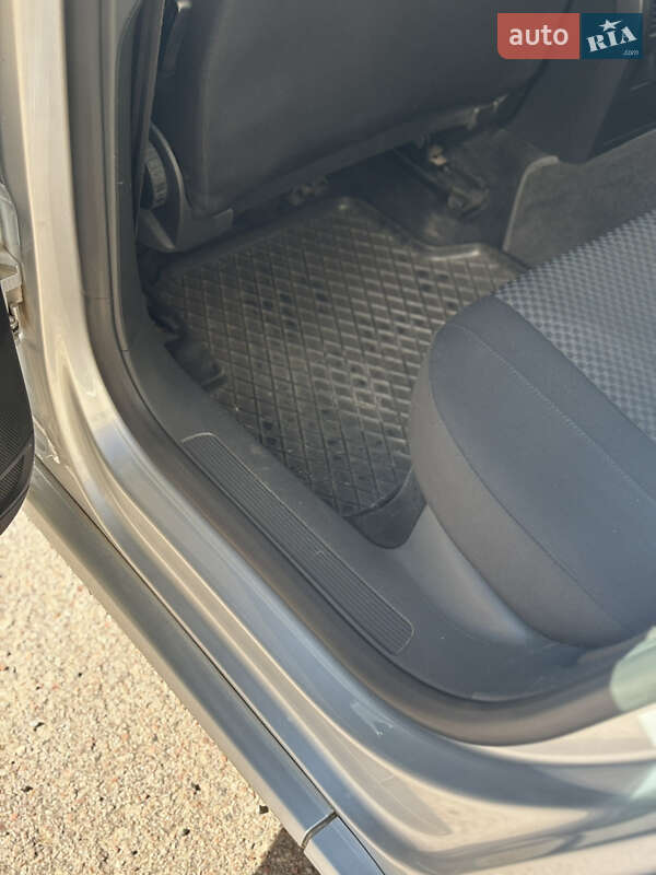 Универсал Volkswagen Passat 2011 в Львове фото 28 Универсал Volkswagen Passat 2011 в Львове