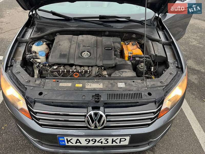 Седан Volkswagen Passat 2012 в Києві