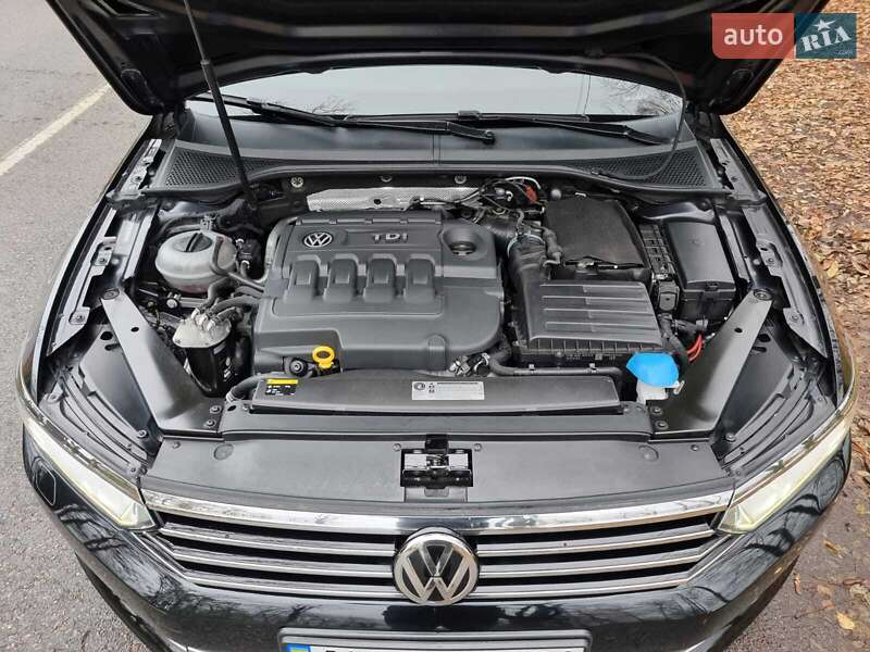 Седан Volkswagen Passat 2016 в Черновцах
