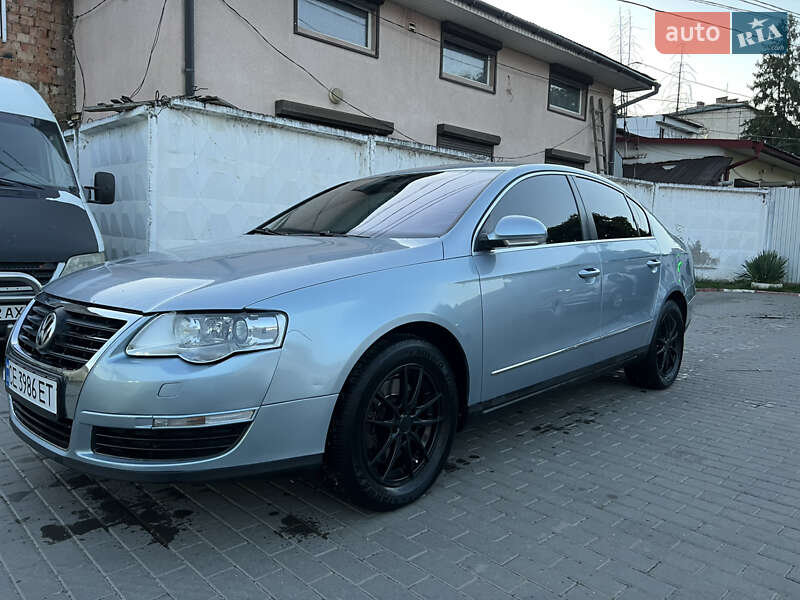 Седан Volkswagen Passat 2005 в Чернівцях