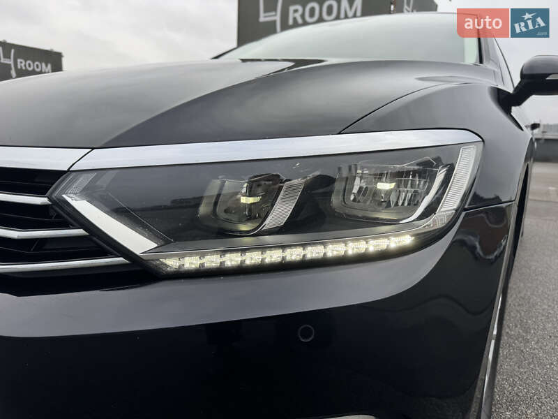 Седан Volkswagen Passat 2015 в Києві
