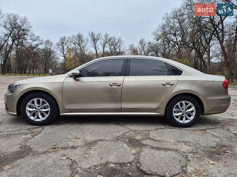 Седан Volkswagen Passat 2016 в Сумах