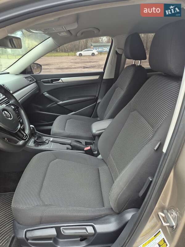 Седан Volkswagen Passat 2016 в Сумах