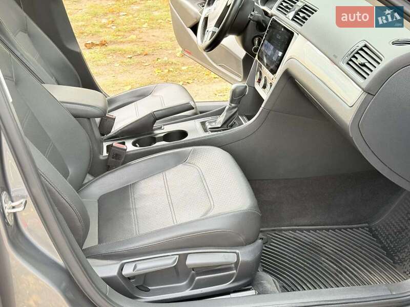 Седан Volkswagen Passat 2014 в Харькове фото 26 Седан Volkswagen Passat 2014 в Харькове