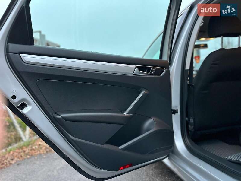 Седан Volkswagen Passat 2016 в Виннице