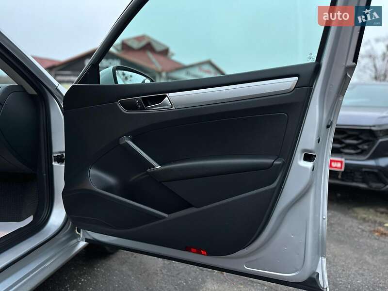 Седан Volkswagen Passat 2016 в Виннице