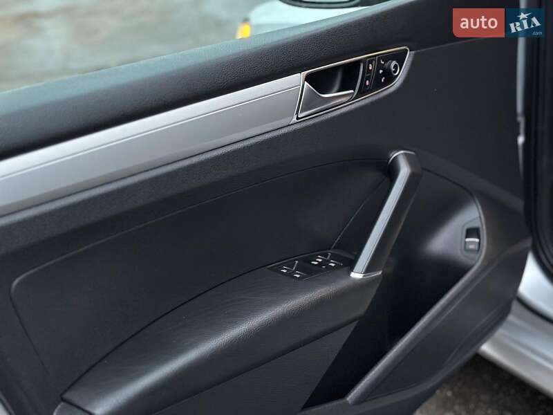 Седан Volkswagen Passat 2016 в Виннице