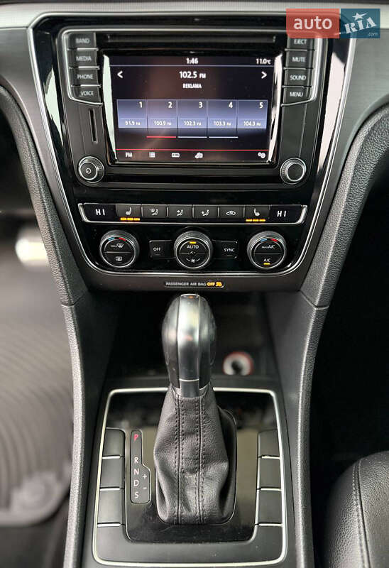 Седан Volkswagen Passat 2017 в Днепре