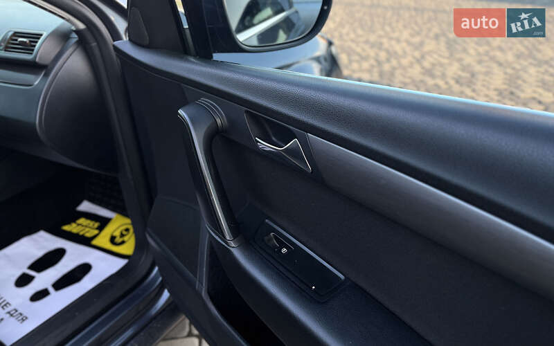 Універсал Volkswagen Passat 2012 в Мукачевому