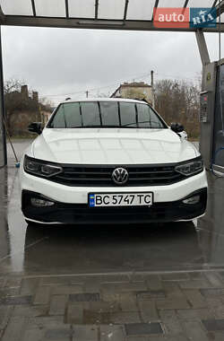 Універсал Volkswagen Passat 2019 в Шепетівці