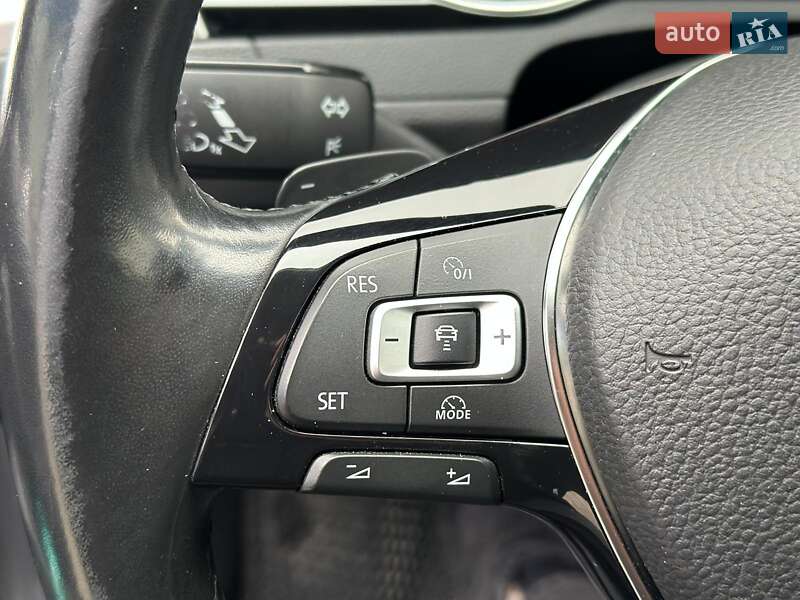 Универсал Volkswagen Passat 2015 в Одессе