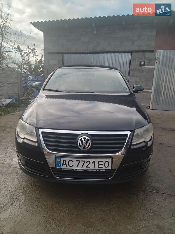 Седан Volkswagen Passat 2005 в Ровно