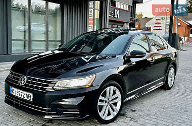 Седан Volkswagen Passat 2016 в Киеве
