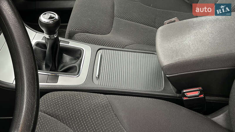 Универсал Volkswagen Passat 2010 в Житомире