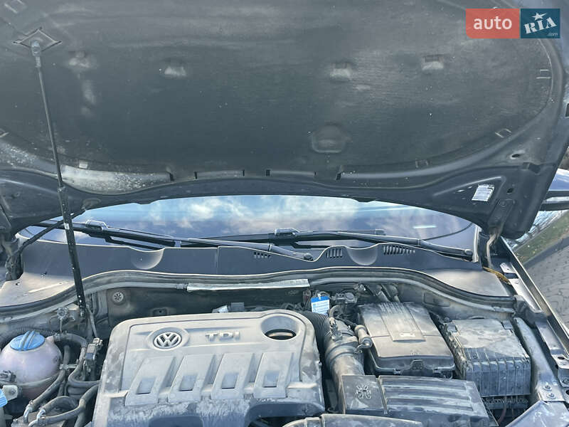 Универсал Volkswagen Passat 2012 в Ивано-Франковске