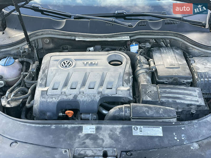 Универсал Volkswagen Passat 2012 в Ивано-Франковске