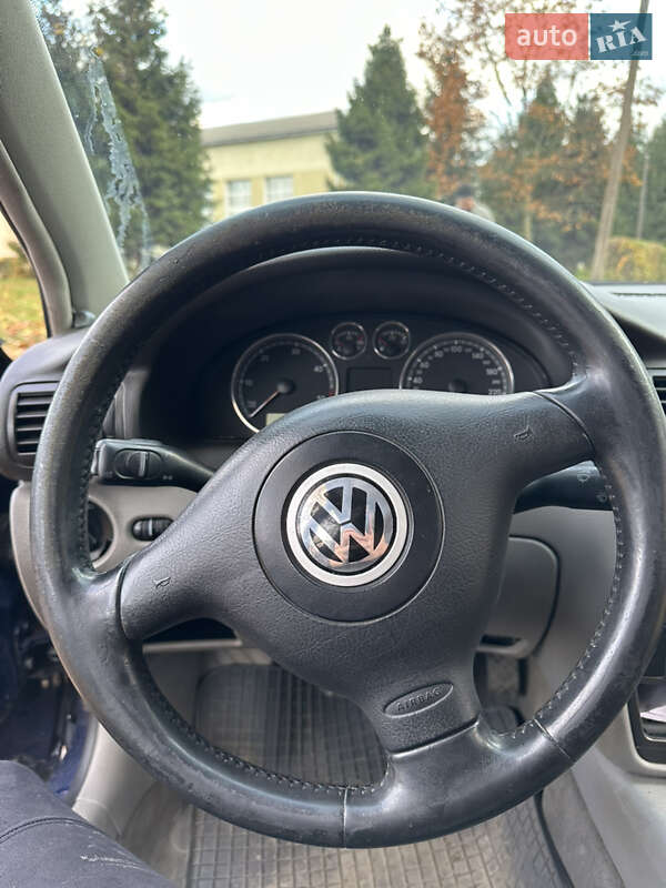 Универсал Volkswagen Passat 2002 в Стрые